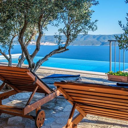 Villa Secluded Paradise Омиш Экстерьер фото