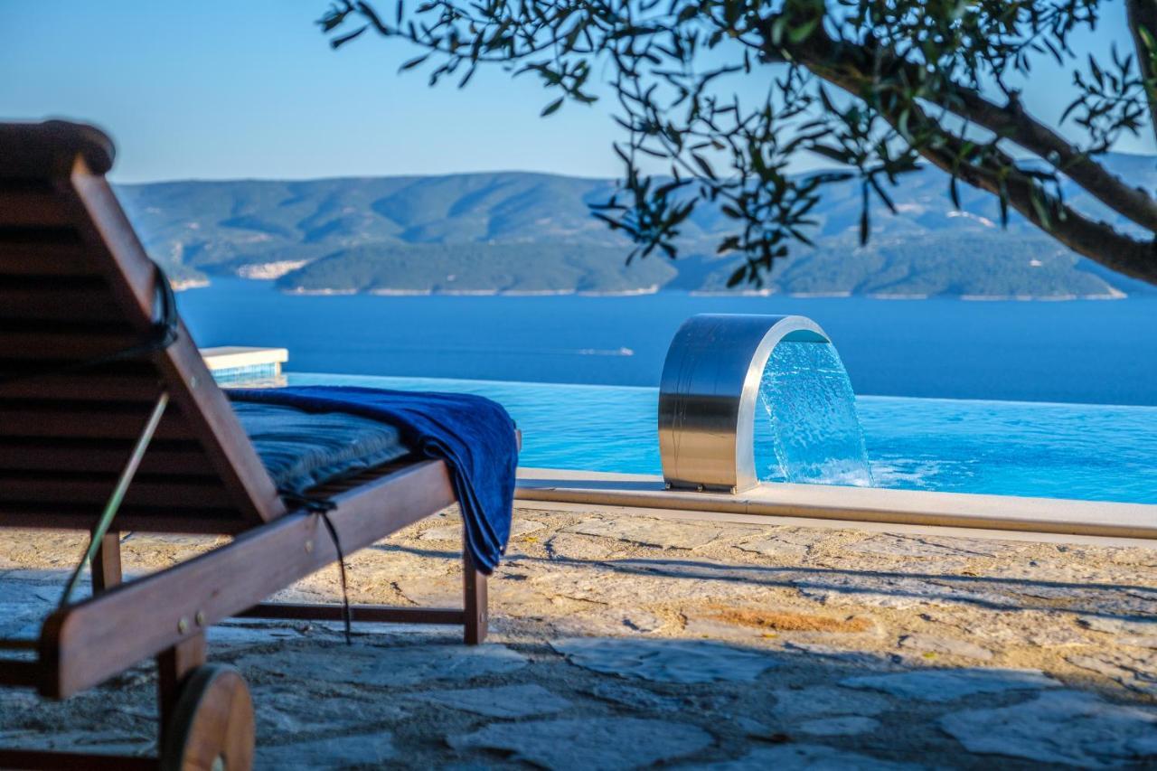 Villa Secluded Paradise Омиш Экстерьер фото