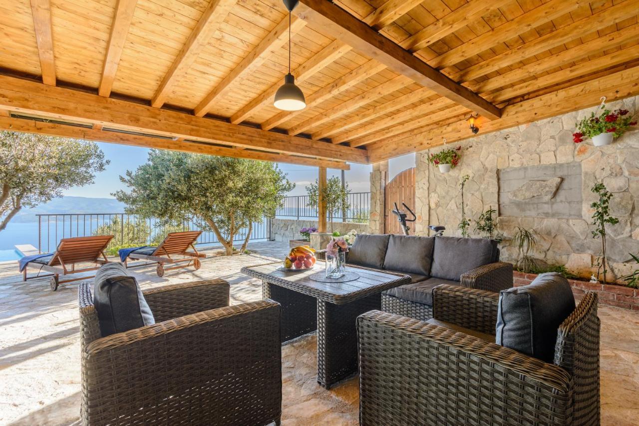 Villa Secluded Paradise Омиш Экстерьер фото