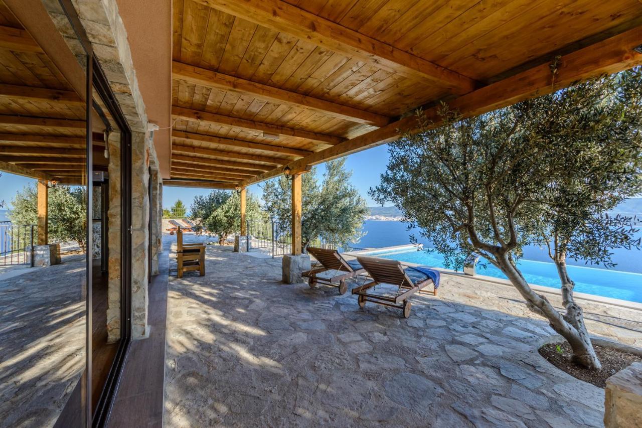 Villa Secluded Paradise Омиш Экстерьер фото
