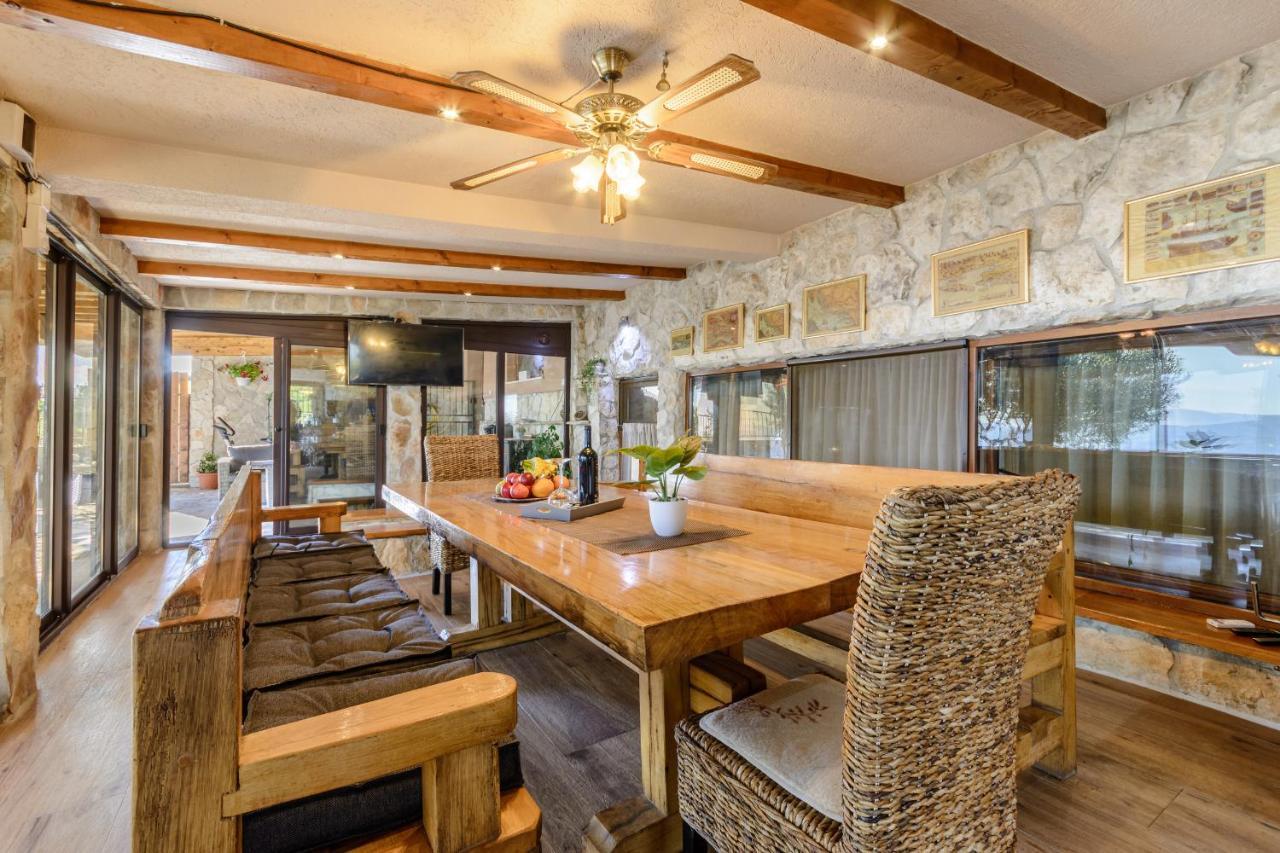 Villa Secluded Paradise Омиш Экстерьер фото
