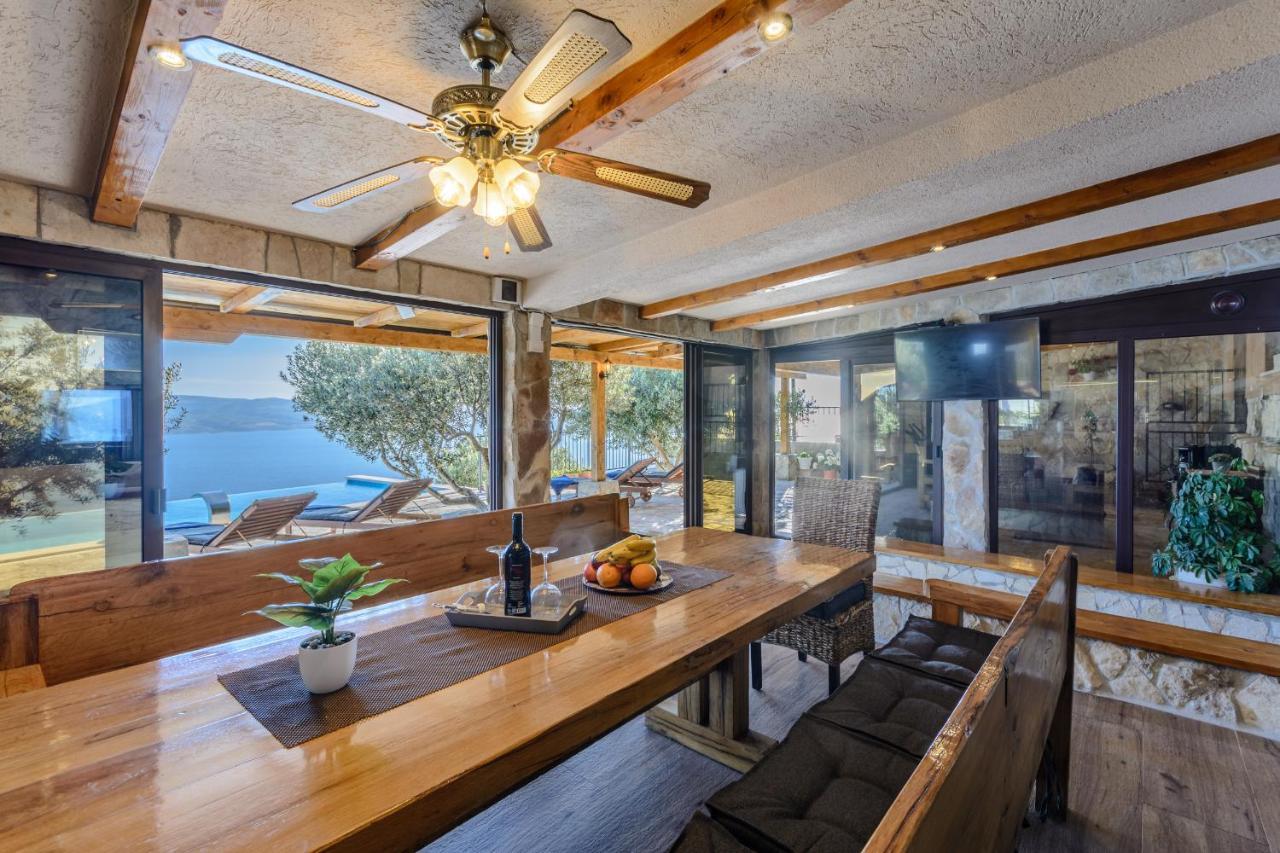 Villa Secluded Paradise Омиш Экстерьер фото