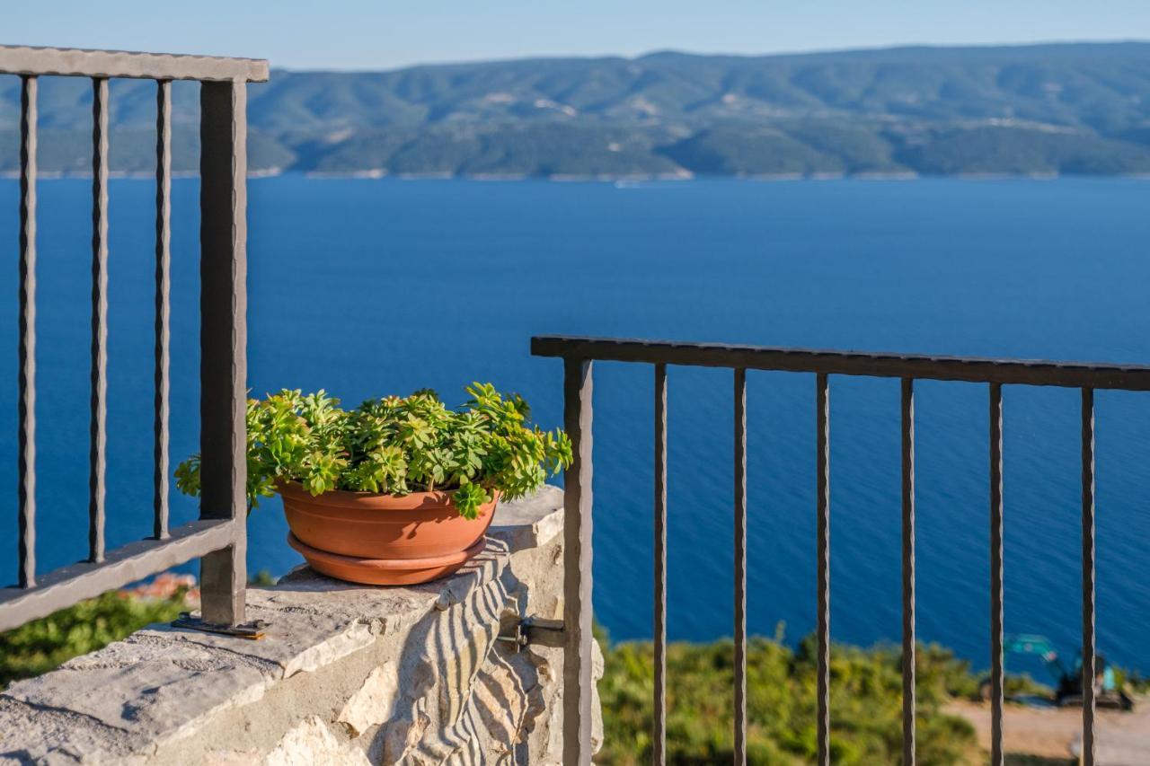 Villa Secluded Paradise Омиш Экстерьер фото