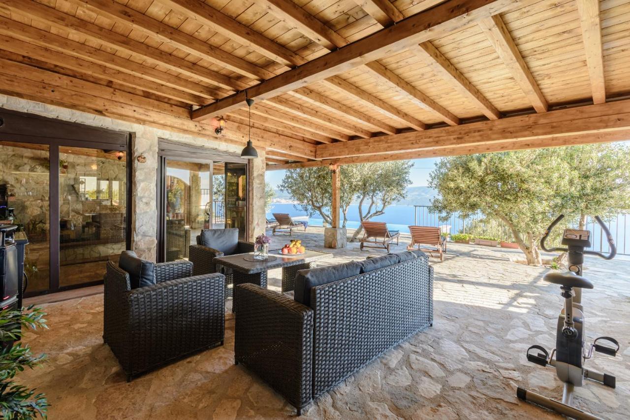 Villa Secluded Paradise Омиш Экстерьер фото